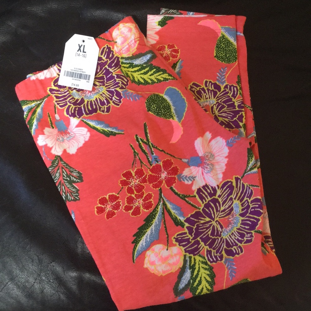 NWT Capri length Crazy 8 leggings, girls 14-16